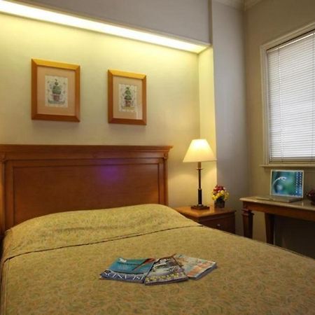 Sunny Bay Suites Manila Esterno foto