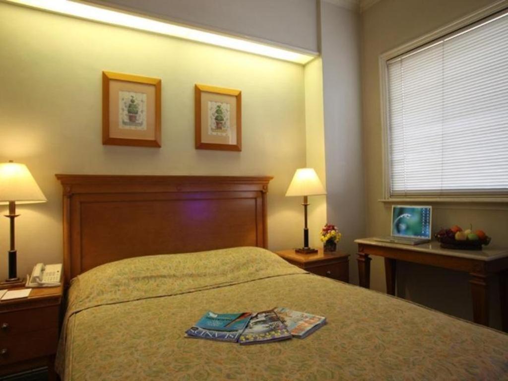 Sunny Bay Suites Manila Esterno foto