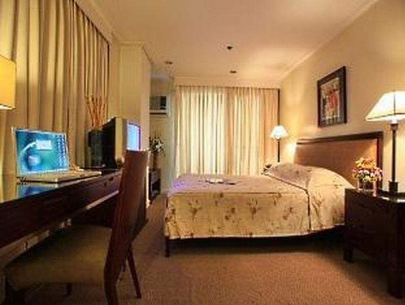 Sunny Bay Suites Manila Esterno foto