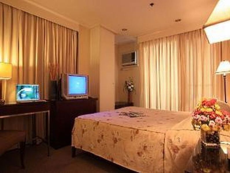 Sunny Bay Suites Manila Esterno foto
